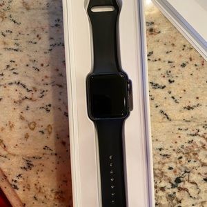 Apple Watch Series 3 - GPS + LTE.